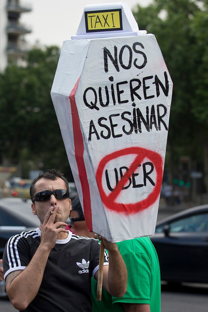 Illustration for article titled Uber anuncia UberTaxi en mitad de la huelga de taxistas europeos